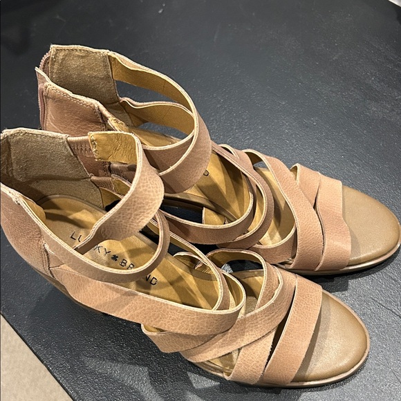 Lucky Brand Women's Brown Strappy Sandals - Picture 1 of 3